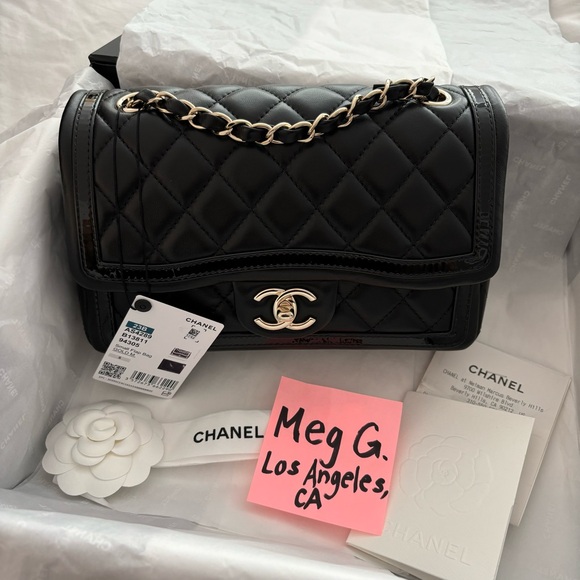 CHANEL 🖤 23B Black Lambskin & Patent Leather Small Flap Bag Light Gold Hardware - Picture 6 of 15